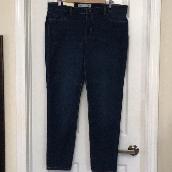 Joe Fresh Dark Denim slim fit low waist jeans, size 16 - Picture 2 of 7